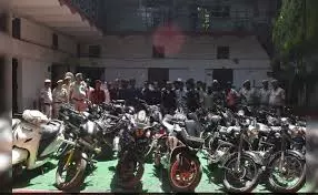 Aramghar Bike Stunt: Vehicle Traced, Cops To File Case