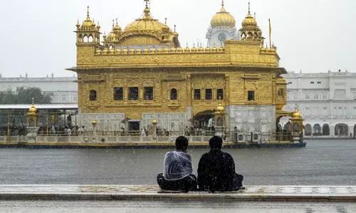 Golden Temple Receives Bomb Threat, Police Launches Investigation Golden Temple Receives Bomb Threat, Police Launches Investigation