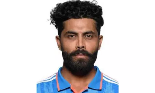 Tea, Tension And a Toilet Break : Jadejas Unexpected Dash Off the Field