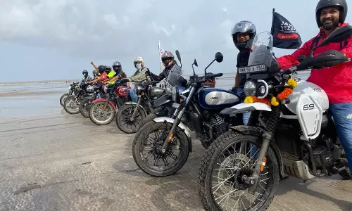 6,000 Riders Keep Classic Spirit Alive On International Jawa-Yezdi Day