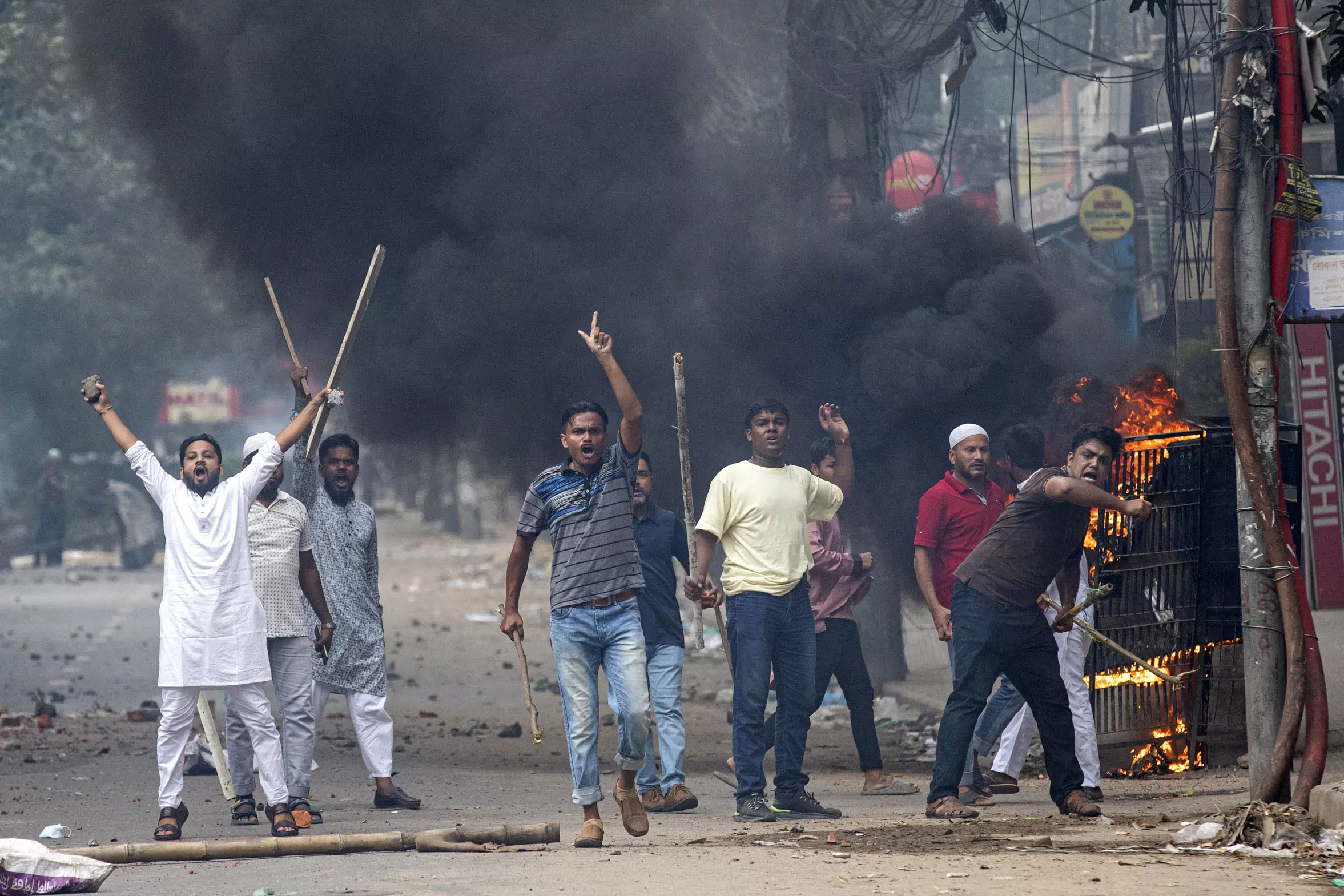 Four Dead as Bangladeshi Forces clash with Hasina Supporters