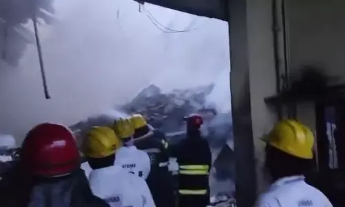 Fire Breaks Out at Paper Plates Plastic Manufacturing Company in Sanathnagar Industrial Estate