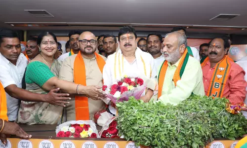 Congress Politicising Urea Issue: Ramchander