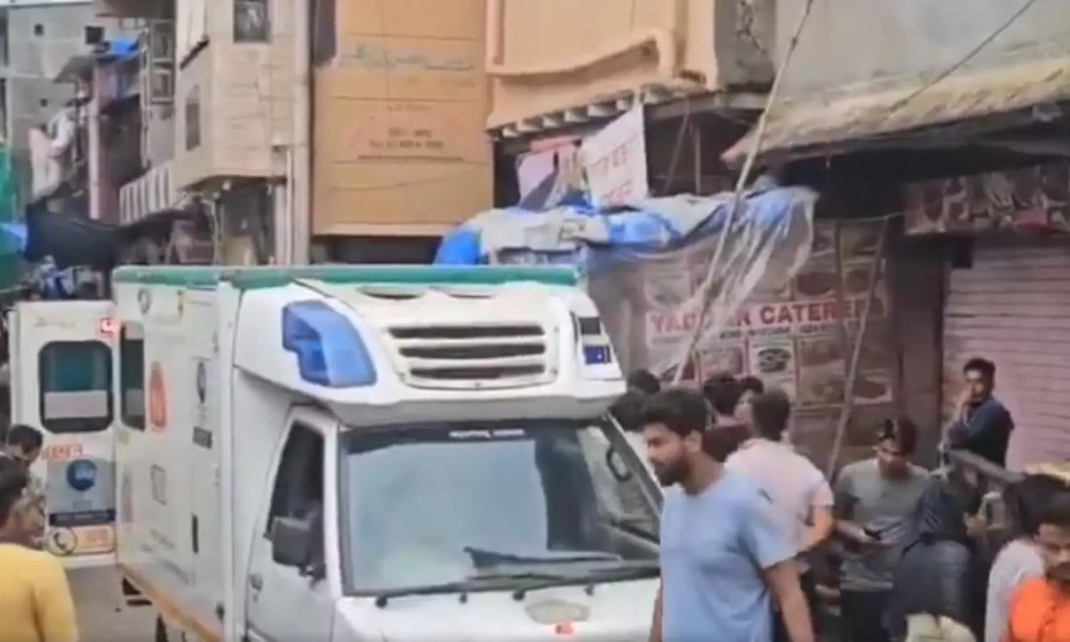 Three-storey Chawl collapses in Bandra: Search, Rescue Underway