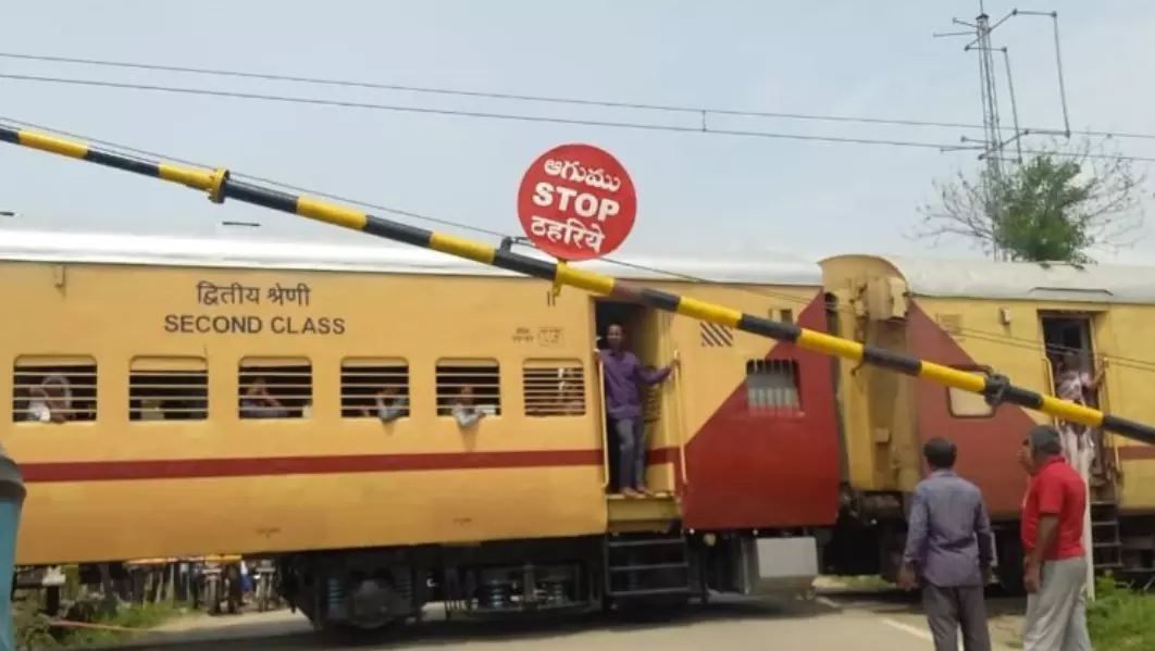 Railway Gates Stuck Up At Madhavanagar
