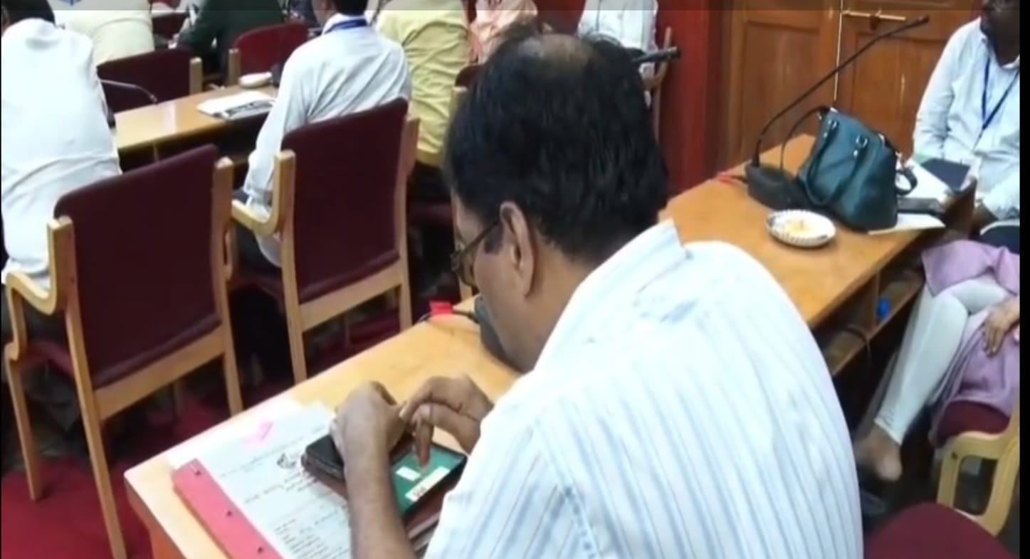 Karnataka Forest Official Faces Scrutiny for Rummy During Meeting