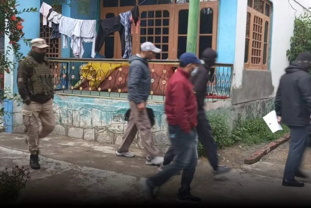 Police Searches Underway at 10 Locations in Kashmir