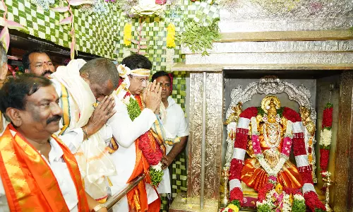 Sridhar Babu Offers Special Prayers at Akkanna Madanna Temple in Old City