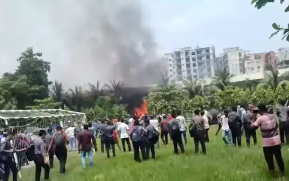 Bangladesh Air Force Jet Crashes Into Dhaka School; 1 Dead, 4 Injured Bangladesh Air Force Jet Crashes Into Dhaka School; 1 Dead, 4 Injured