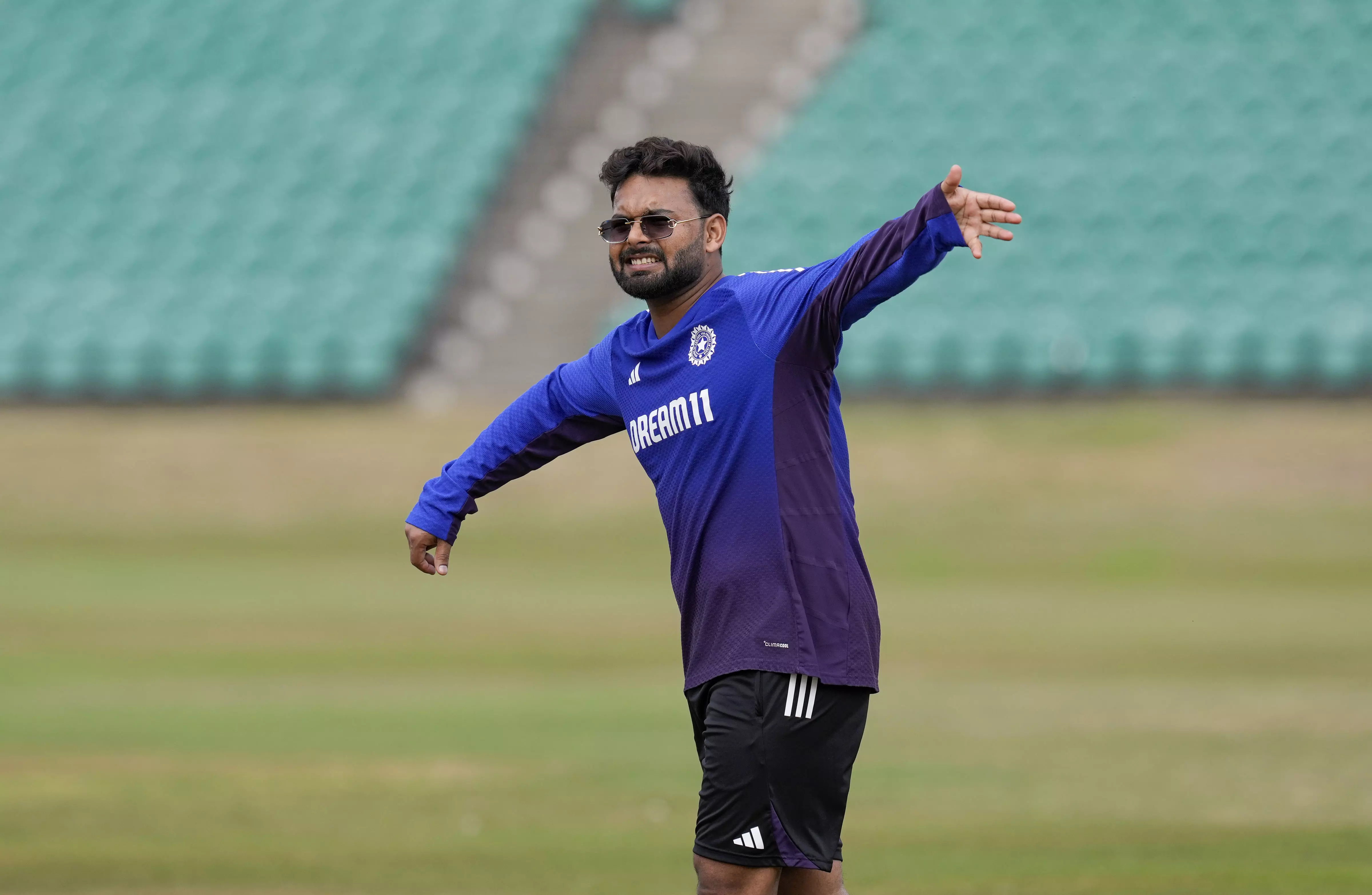 Pant’s Availability as Wicketkeeper Is A Positive Sign, Says Sanjay Bangar