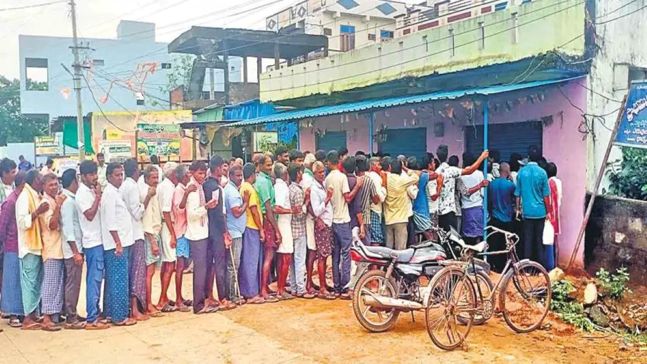 Warangal Farmers Protest Urea Shortage and Price Hikes