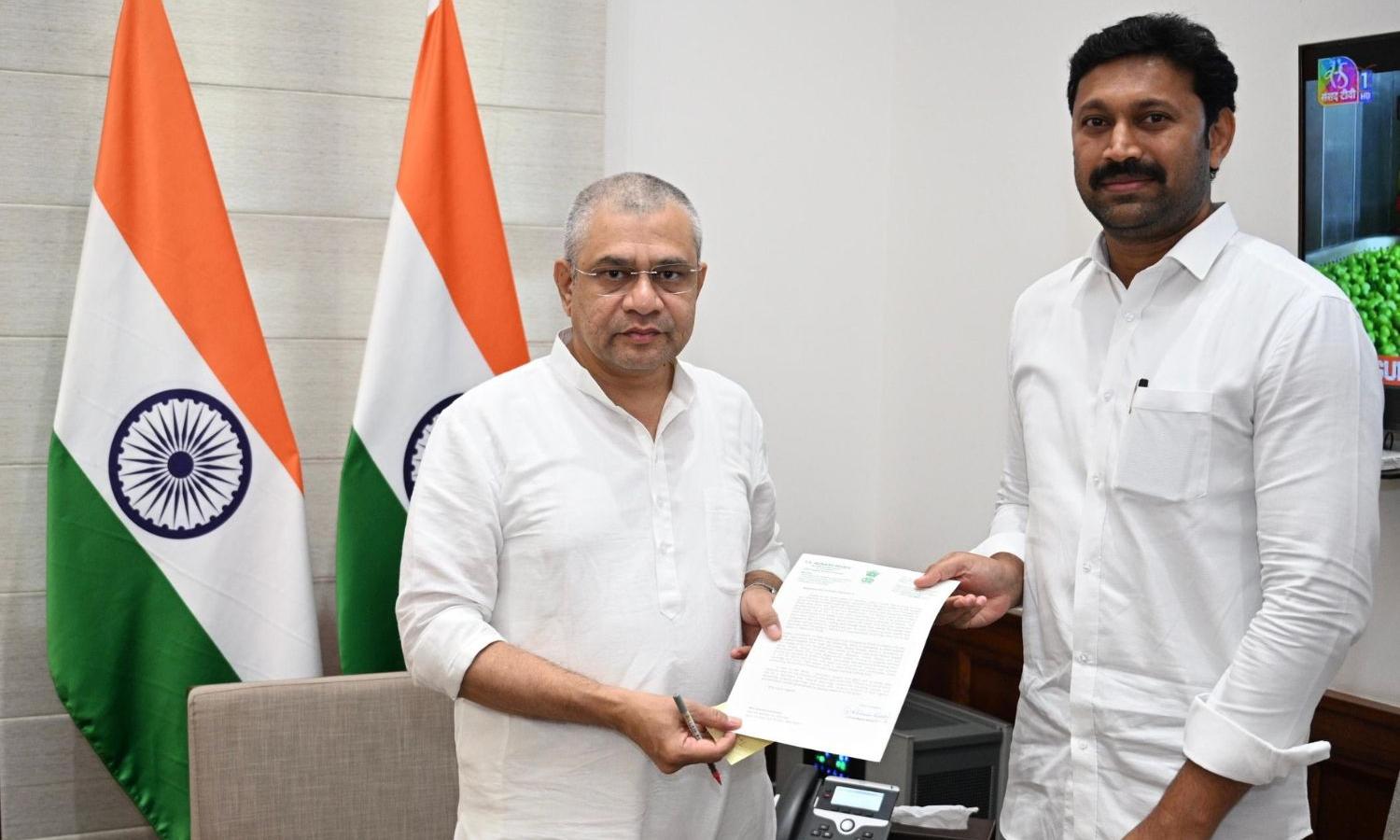 Railway Projects Discussed: RoB, New Lines, and Services