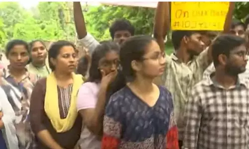 Students Protest at Andhra University Over Worm-Infested Rice in Mess
