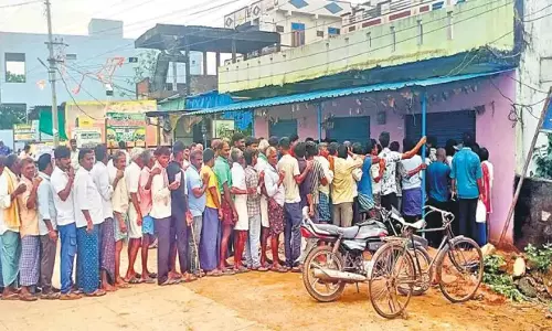 Farmers Protest Artificial Urea Shortage As Prices Rise