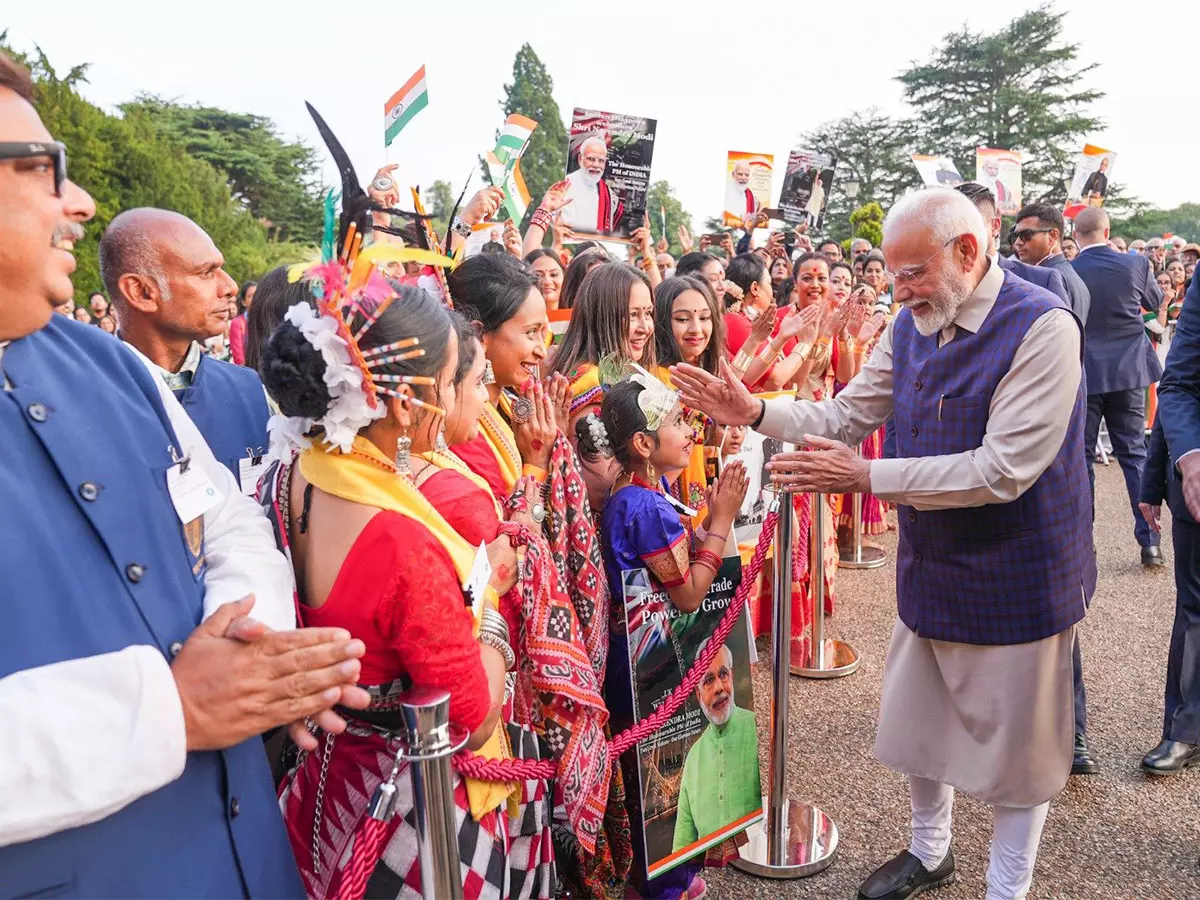 Indian Diaspora Gives PM Modi a Warm, Emotional Welcome in London