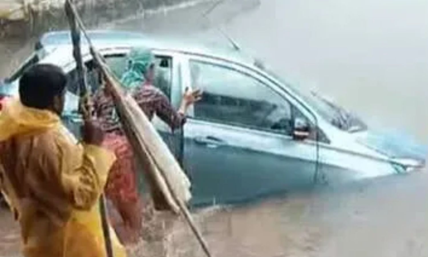 Google Maps Error Leads Electric Car into Stream in Kottayam