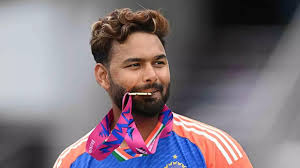 Pant Injured But Cleared to Bat in Manchester Test
