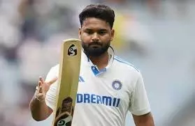 Injured Pant Smashes Fifty Before England Bowl India Out For 358