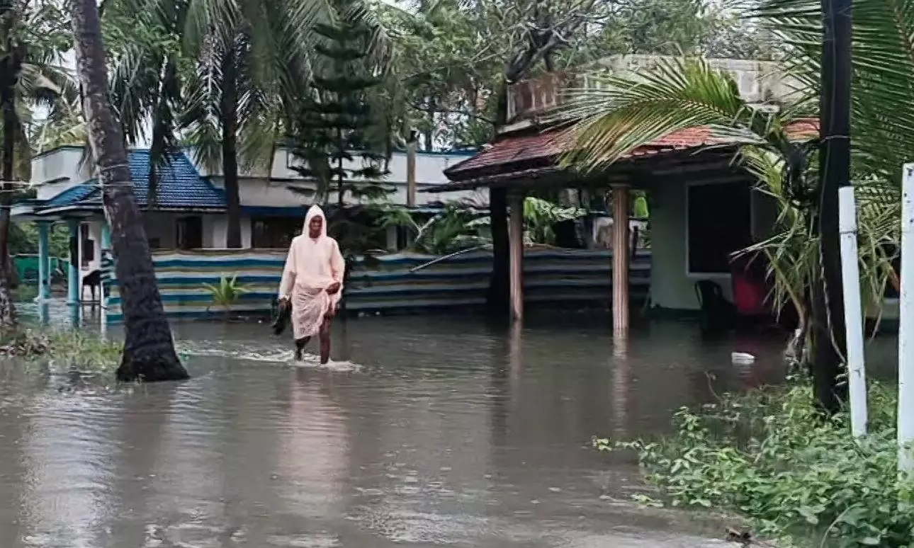 Sea Water Enters Streets and 60 Houses in Two Kakinada Villages