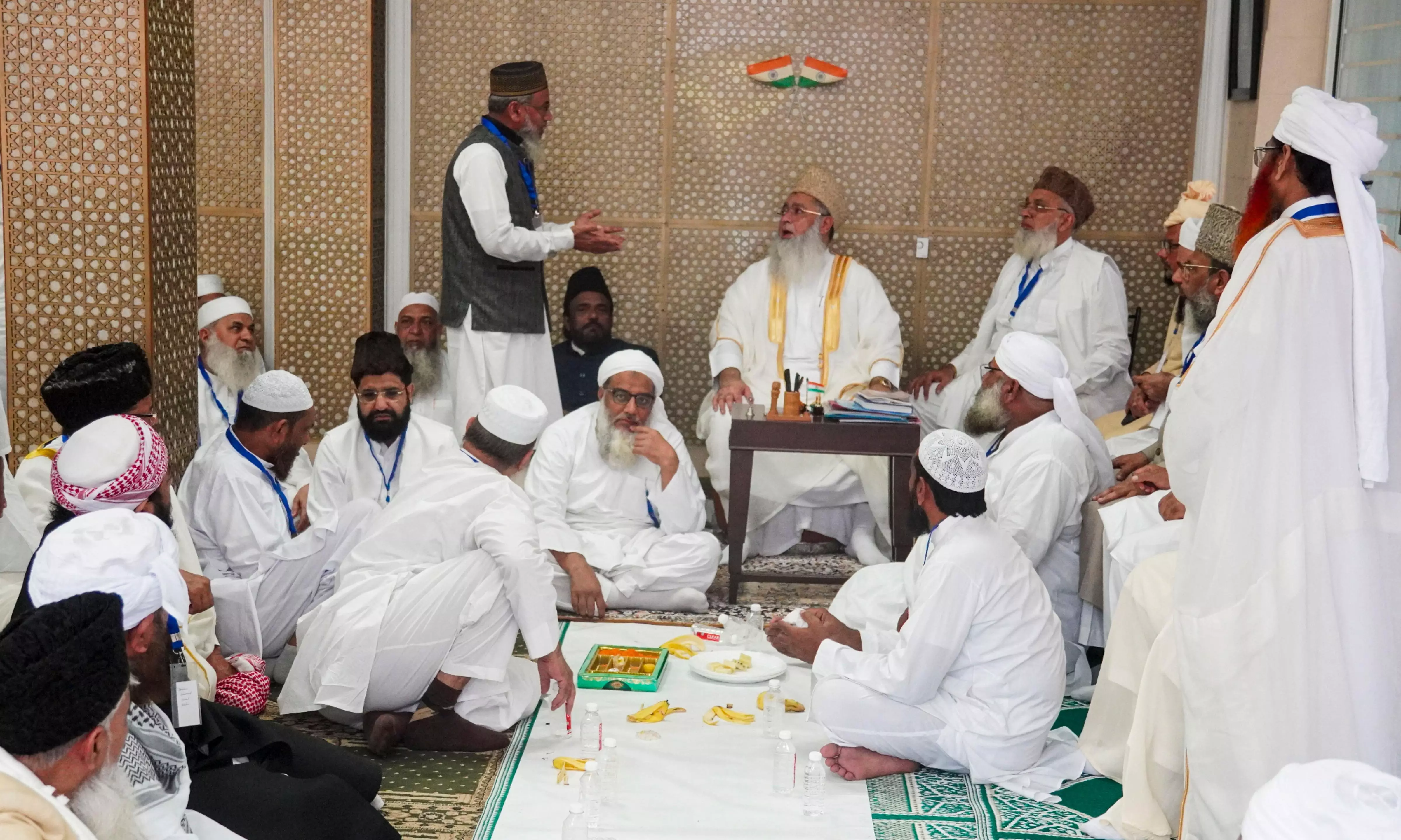 RSS Chief Meets 60 Islamic Scholars to Foster Hindu-Muslim Dialogue RSS Chief Meets 60 Islamic Scholars to Foster Hindu-Muslim Dialogue