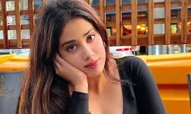 Janhvi Kapoor Reacts Strongly to Shocking Thane Assault Case Janhvi Kapoor Reacts Strongly to Shocking Thane Assault Case