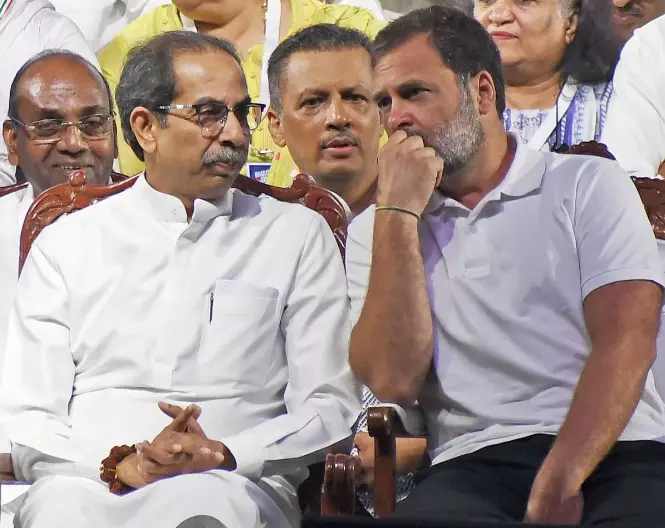 Rahul Gandhi Greets Uddhav Thackeray, Calls for United Fight in Maharashtra