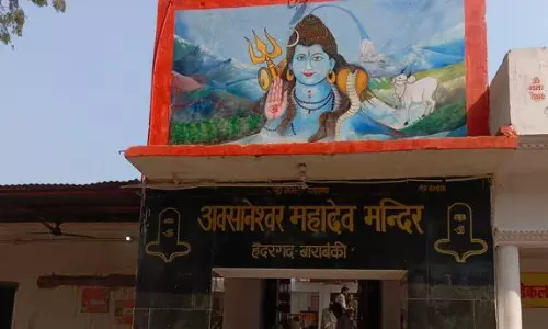 UP: 2 Die, 32 Hurt in Temple Stampede