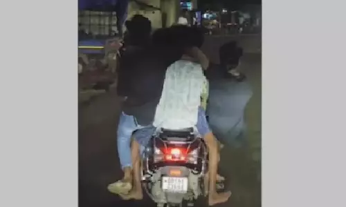 Midnight Joyride Turns Risky: Seven Youths Cram Onto Scooter in Sambalpur