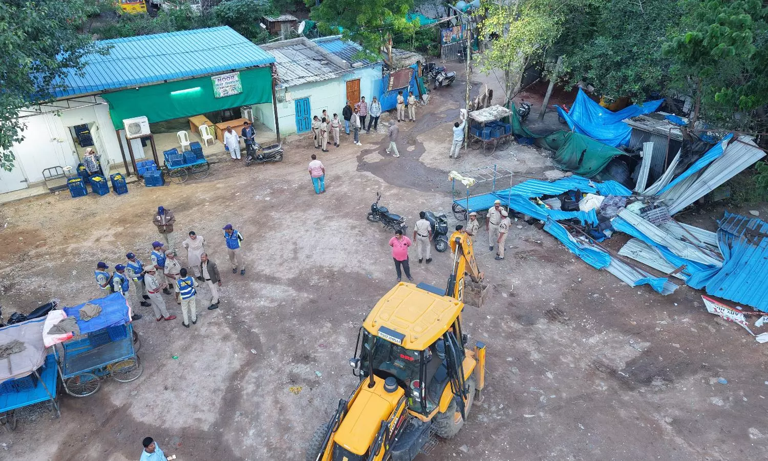 HYDRAA Removed Encroachments from Musi, Reclaims Parkland in Moosapet