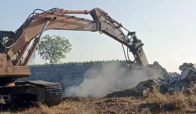 CMC Clears 16.7 km of Footpaths, Removes 420 Encroachments Across Cyberabad CMC Clears 16.7 km of Footpaths, Removes 420 Encroachments Across Cyberabad