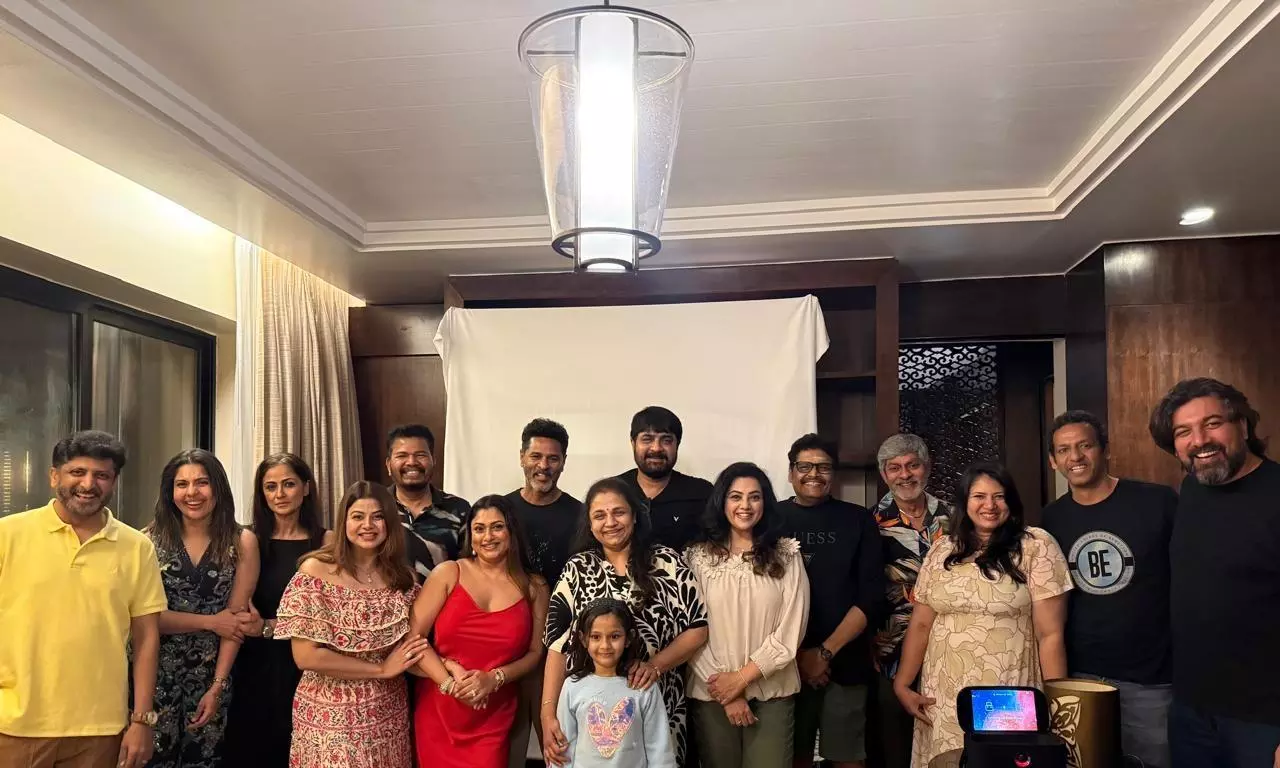 90s Stars Reunite in Goa