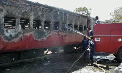 Post-Godhra Riots Case: 19 years After Conviction, Gujarat HC Acquits 3 For Want of Reliable Evidence