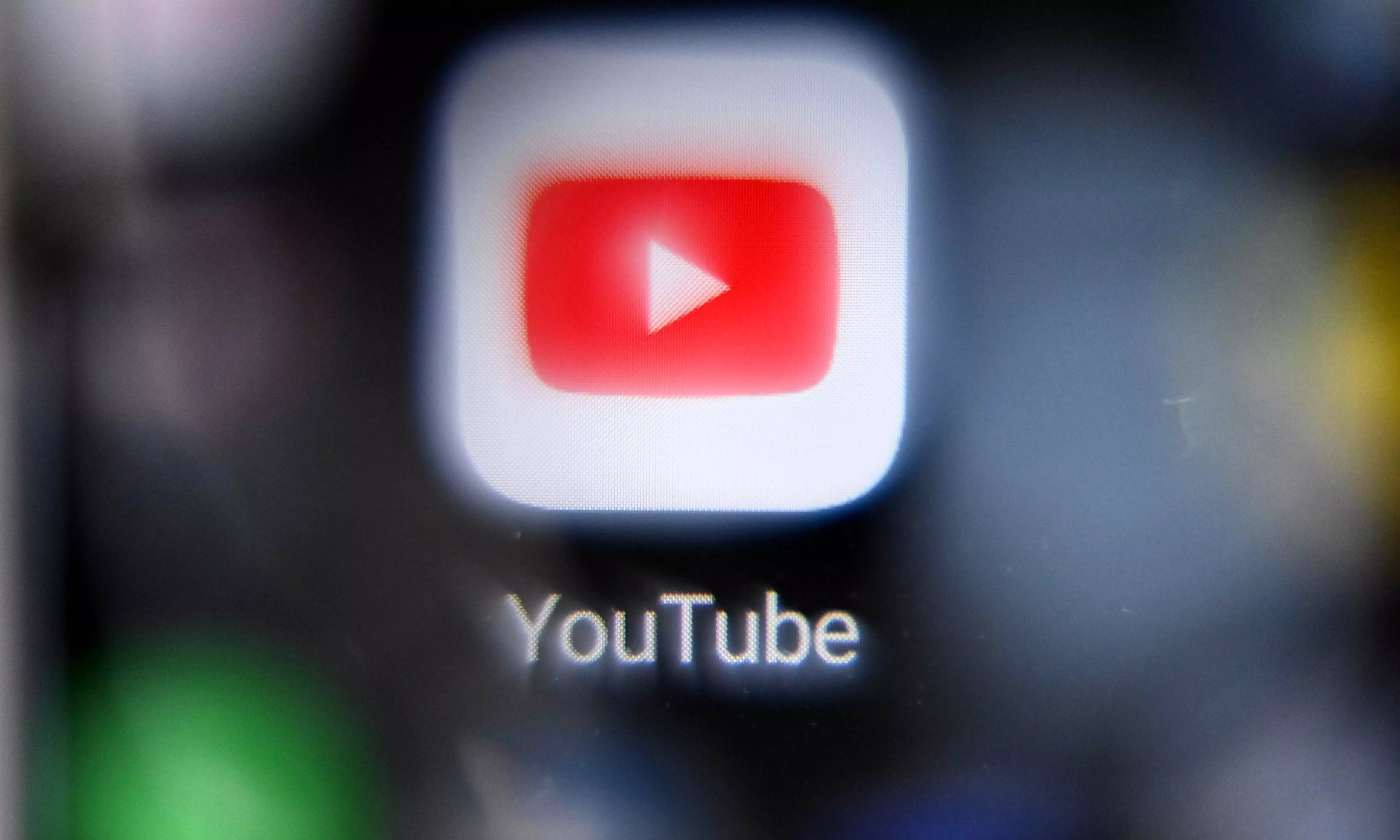 YouTube To Use AI To Detect Viewers Under 18