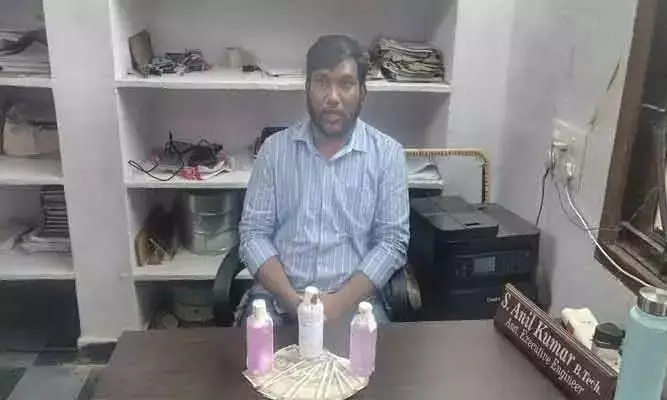 ACB Nabs Assistant Engineer Taking Rs 10,000 Bribe