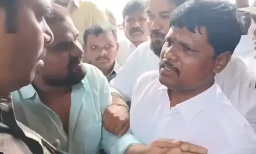 Minister B.C. Janardhan Reddys Aide Slaps Constable; Caught on Video