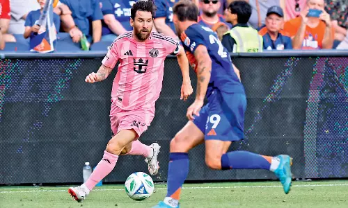 Messi To Play Cricket Alongside Kohli, Dhoni, Sachin In India?