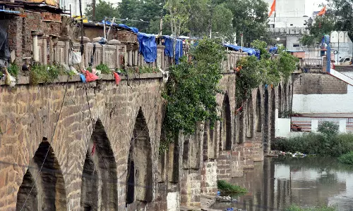 Neglect Cripples Historic Puranapul