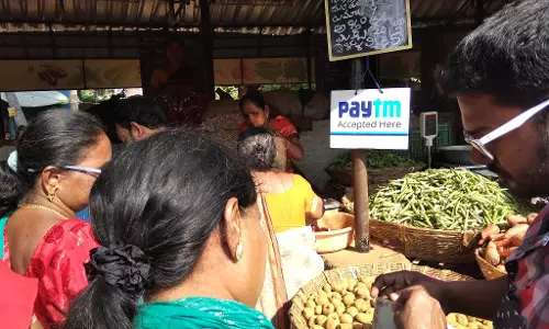 Shravan Festivities Drive Up Fruit And Flower Prices In Vizag Rythu Bazars