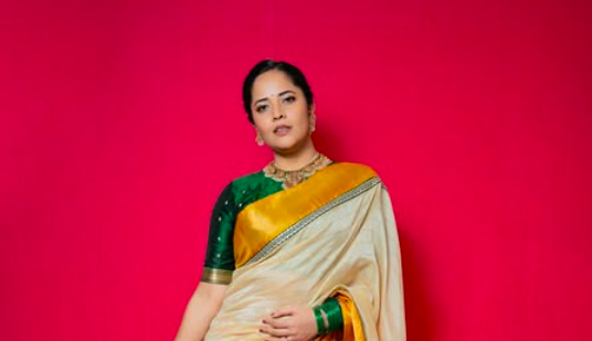 Anasuya Confronts Hecklers at Mall Opening, Video Goes Viral