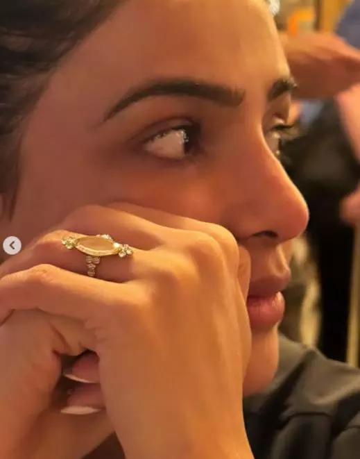 Sam Posts Ring Pic; Is She Engaged