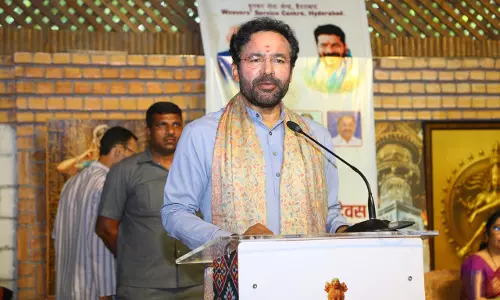 Kishan Speaks of Global Market for Telangana Weavers