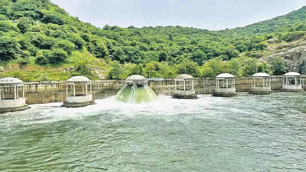 Ministers’ Kaleshwaram Pump Stunt Sparks Outcry