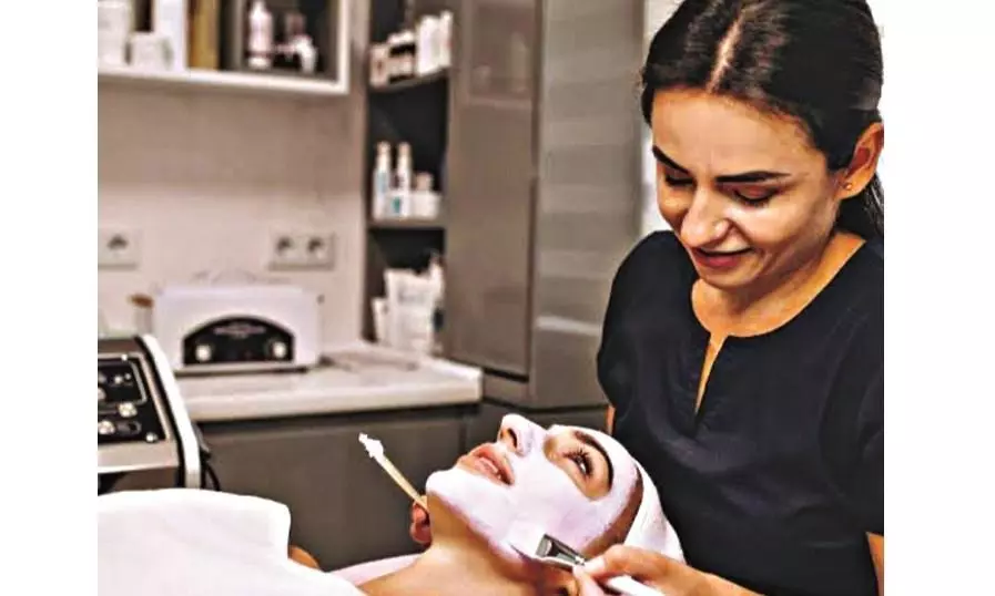 Women ‘Hooked’ to Salmon Sperm Facial