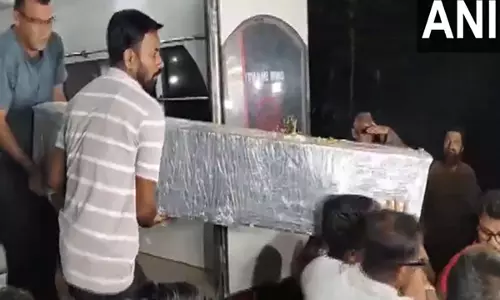 Mortal Remains of Puri Girl Arrive in Odisha from Delhi