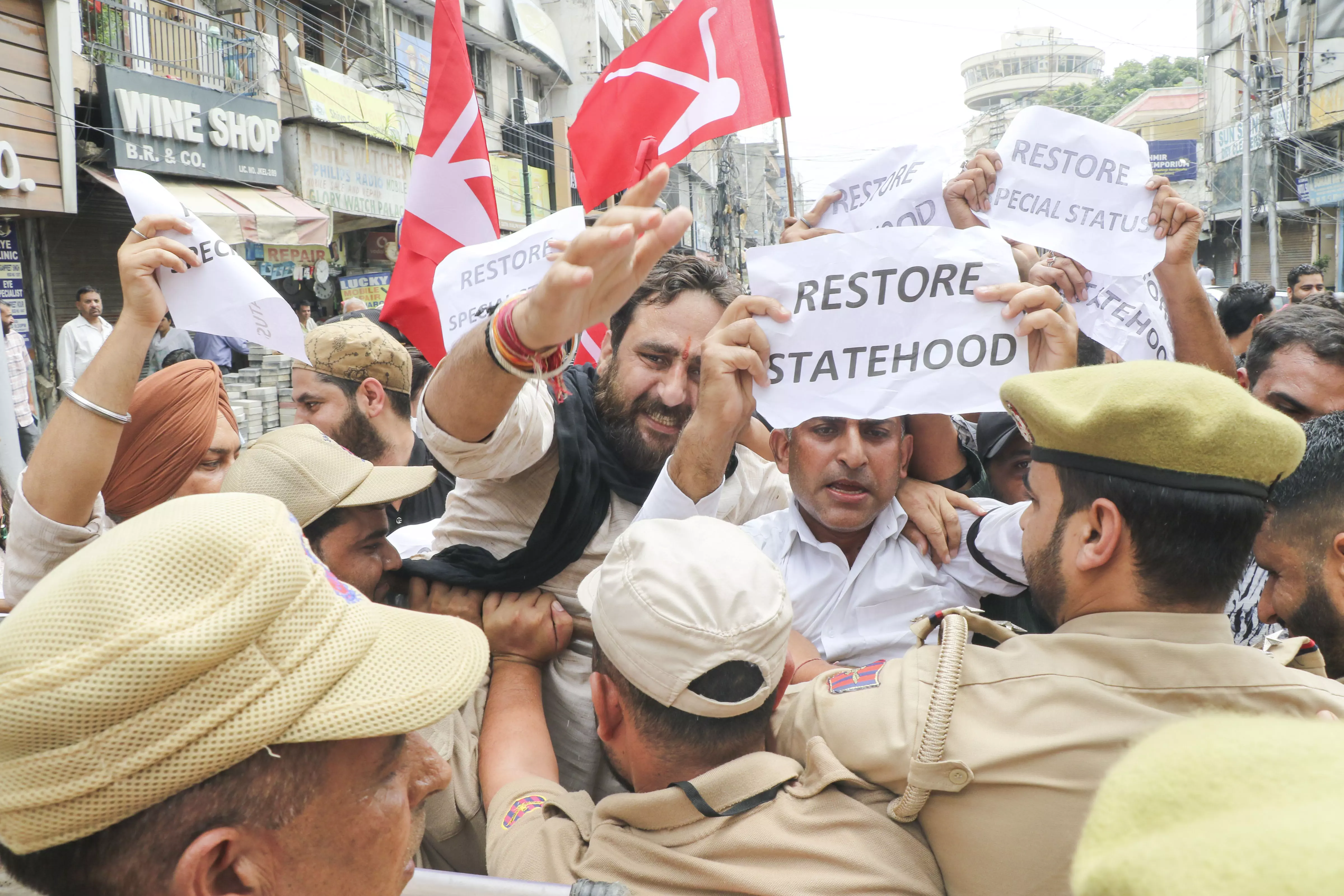 J&K: Congress Stages Protest Against Abrogation of Article 370