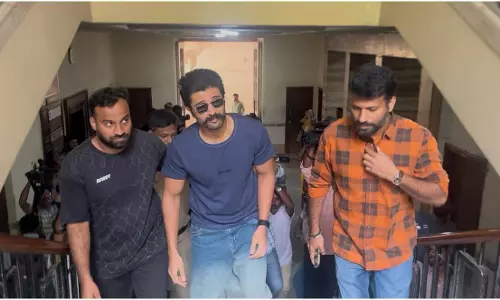 Vijay Devarakonda Appears Before ED in Illegal Betting App Case