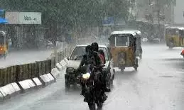 Heavy Rain Disrupts Traffic In Anantapur