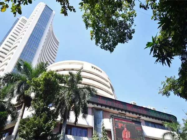 Markets Slide as US Tariffs Trigger Sell-Off, Nifty and Sensex Drop