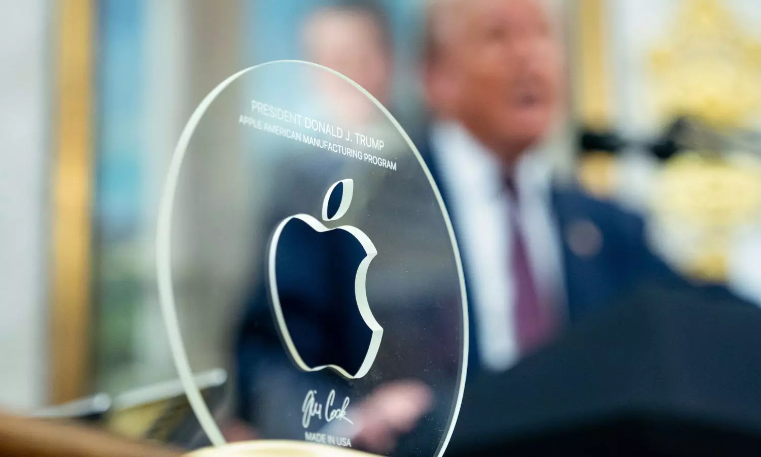 Apple Expands 18-Year-Old iPhone Glass Deal In Bid To Avoid Trump Tariffs