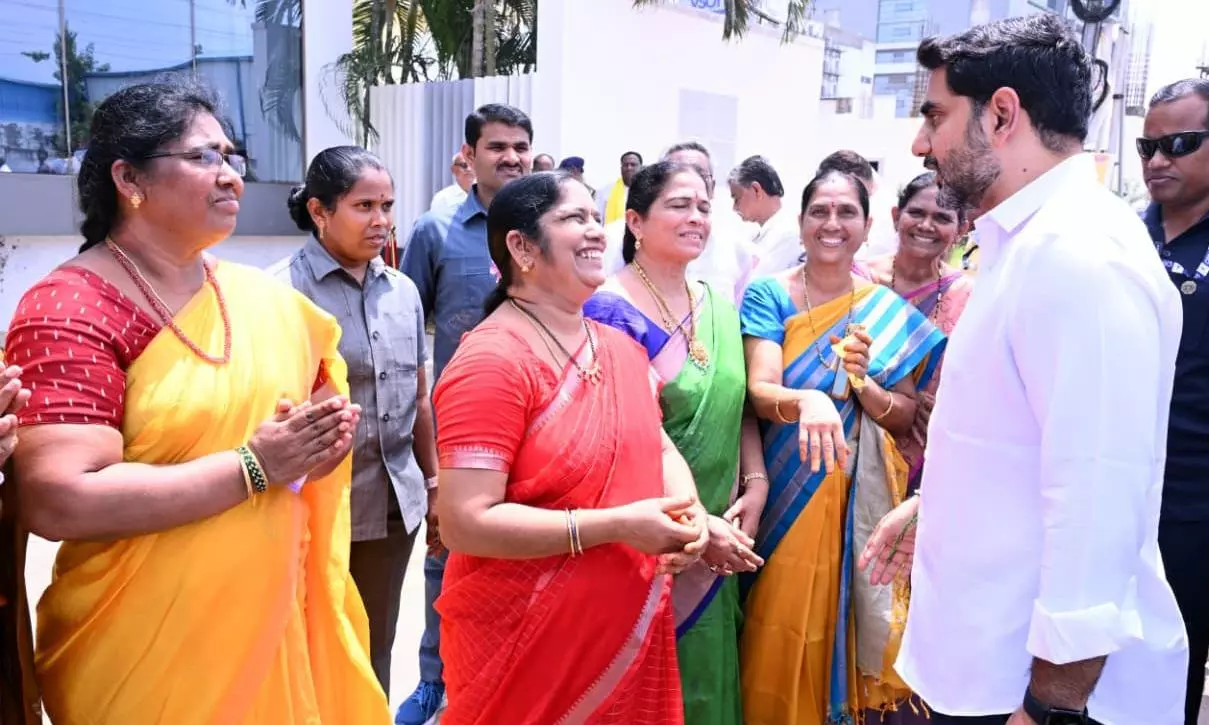 Lokesh Says He Is Promoting Mangalagiri Handloom In A Big Way